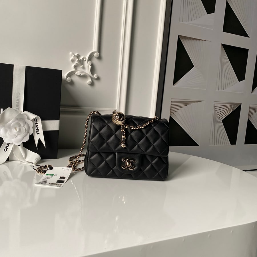 مرجع Chanel Classic Flap Medium، من الداخل
