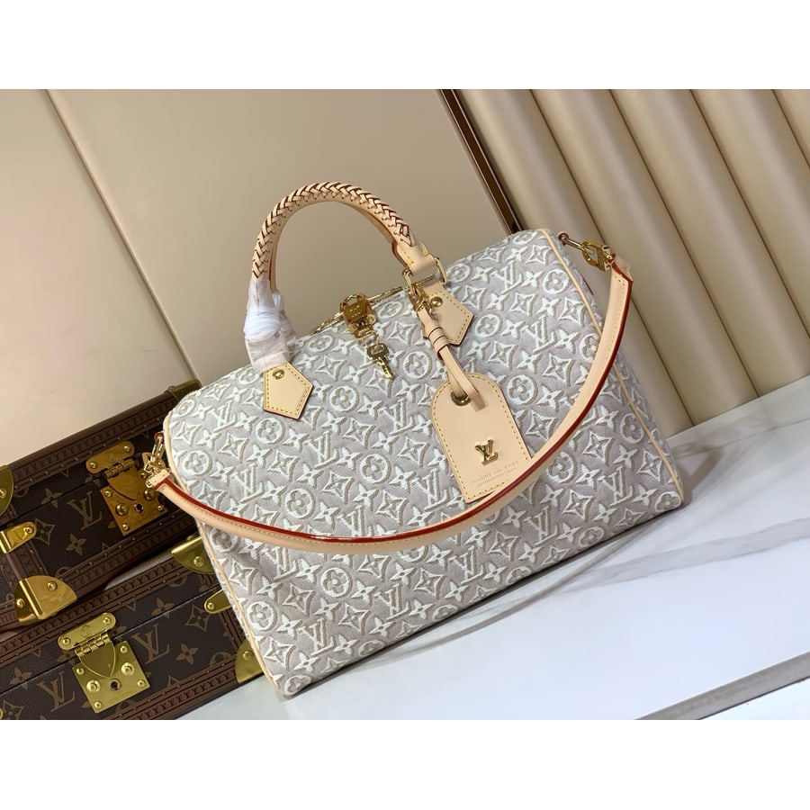 Референс Louis Vuitton Speedy Soft 30, деталь конструкции